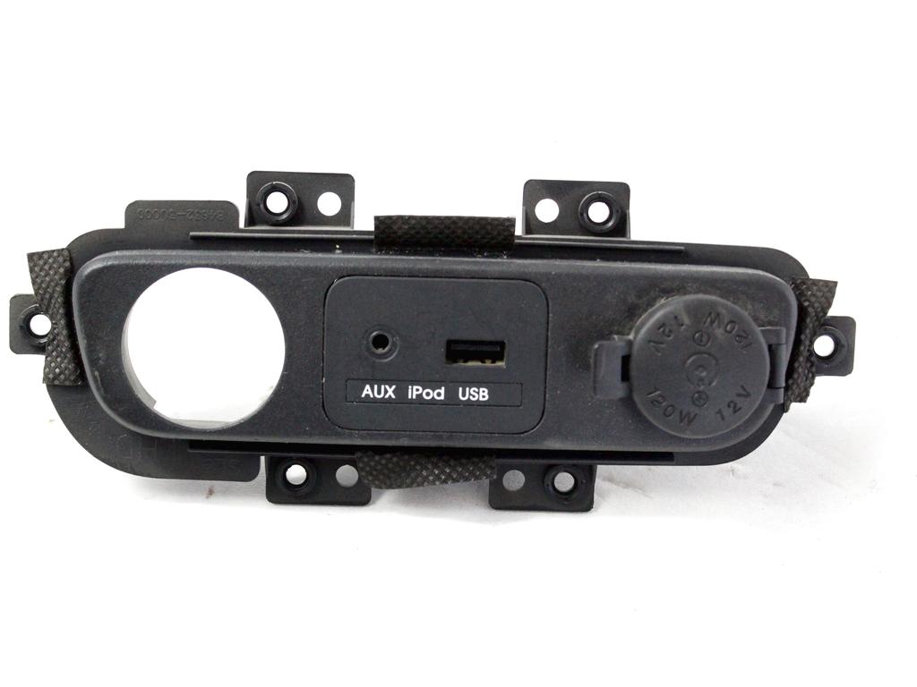 USB / AUX OEM N. 96110-3W000 ORIGINAL REZERVNI DEL KIA SPORTAGE SL MK3 (2010 - 2016)DIESEL LETNIK 2013