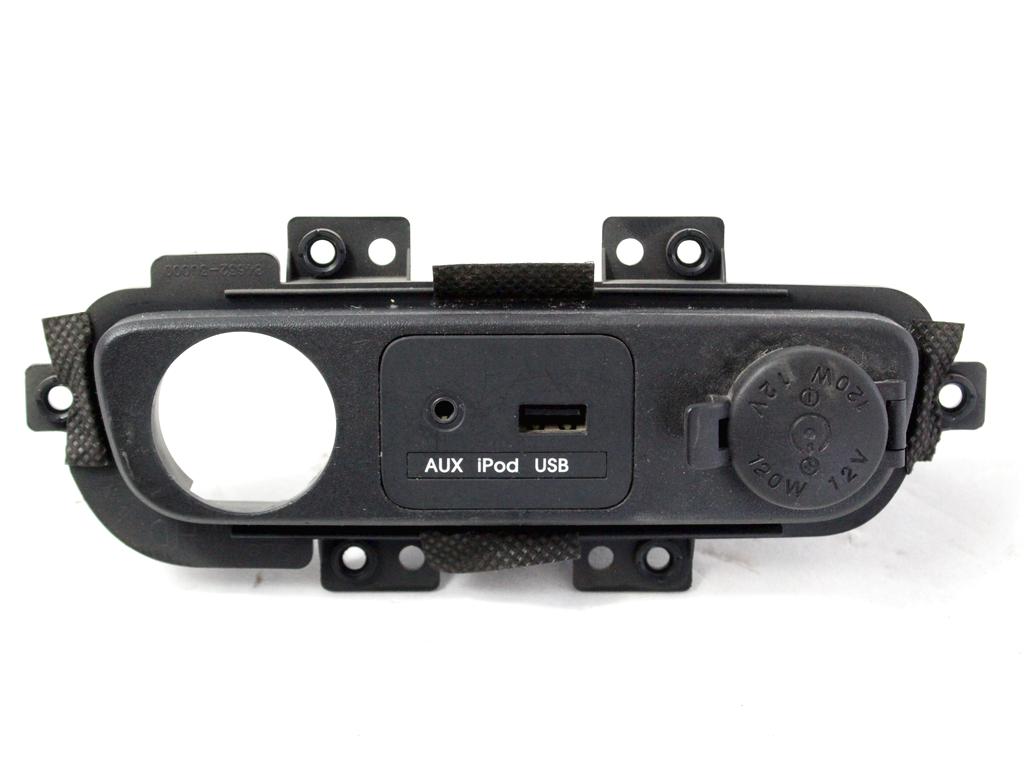 USB / AUX OEM N. 96110-3W000 ORIGINAL REZERVNI DEL KIA SPORTAGE SL MK3 (2010 - 2016)DIESEL LETNIK 2013