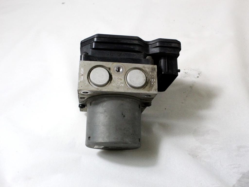 ABS AGREGAT S PUMPO OEM N. 58920-3U310 ORIGINAL REZERVNI DEL KIA SPORTAGE SL MK3 (2010 - 2016)DIESEL LETNIK 2013