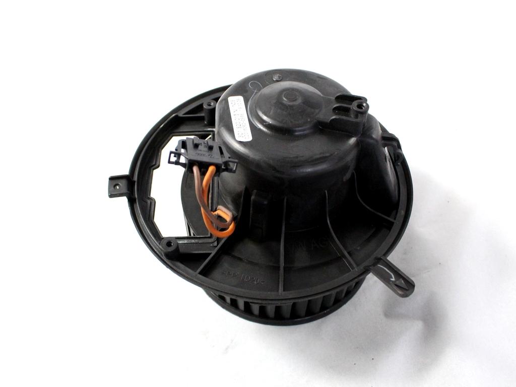 VENTILATOR  KABINE  OEM N. 3C1820015N ORIGINAL REZERVNI DEL VOLKSWAGEN TIGUAN 5N MK1 (2007 - 2011)DIESEL LETNIK 2009