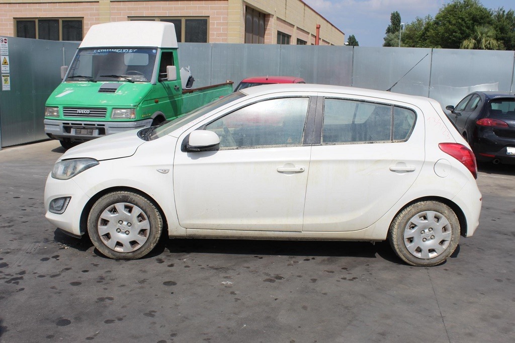 HYUNDAI I20 1.2 B 63KW 5M 5P (2012) RICAMBI IN MAGAZZINO