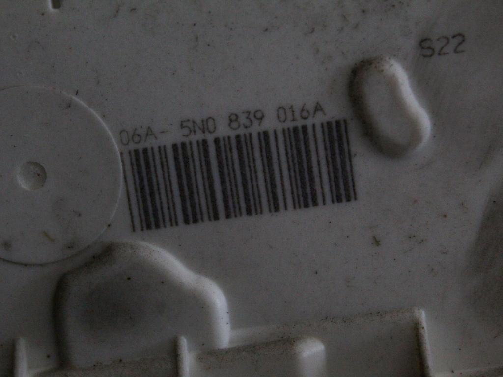 CENTRALNO ZAKLEPANJE ZADNJIH DESNIH VRAT OEM N. 5N0839016A ORIGINAL REZERVNI DEL VOLKSWAGEN TIGUAN 5N MK1 (2007 - 2011)DIESEL LETNIK 2009