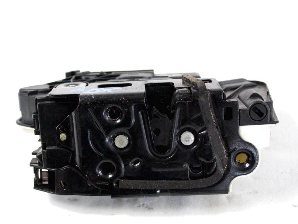 CENTRALNI ZAKLEP SPREDNJIH VRAT  OEM N. 5N1837016A ORIGINAL REZERVNI DEL VOLKSWAGEN TIGUAN 5N MK1 (2007 - 2011)DIESEL LETNIK 2009