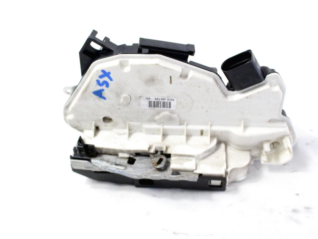 CENTRALNO ZAKLEPANJE PREDNIH LEVIH VRAT OEM N. 5N1837015A ORIGINAL REZERVNI DEL VOLKSWAGEN TIGUAN 5N MK1 (2007 - 2011)DIESEL LETNIK 2009