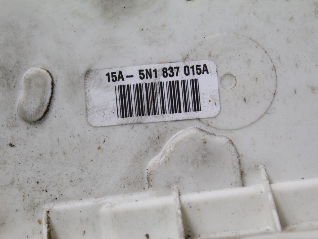 CENTRALNO ZAKLEPANJE PREDNIH LEVIH VRAT OEM N. 5N1837015A ORIGINAL REZERVNI DEL VOLKSWAGEN TIGUAN 5N MK1 (2007 - 2011)DIESEL LETNIK 2009