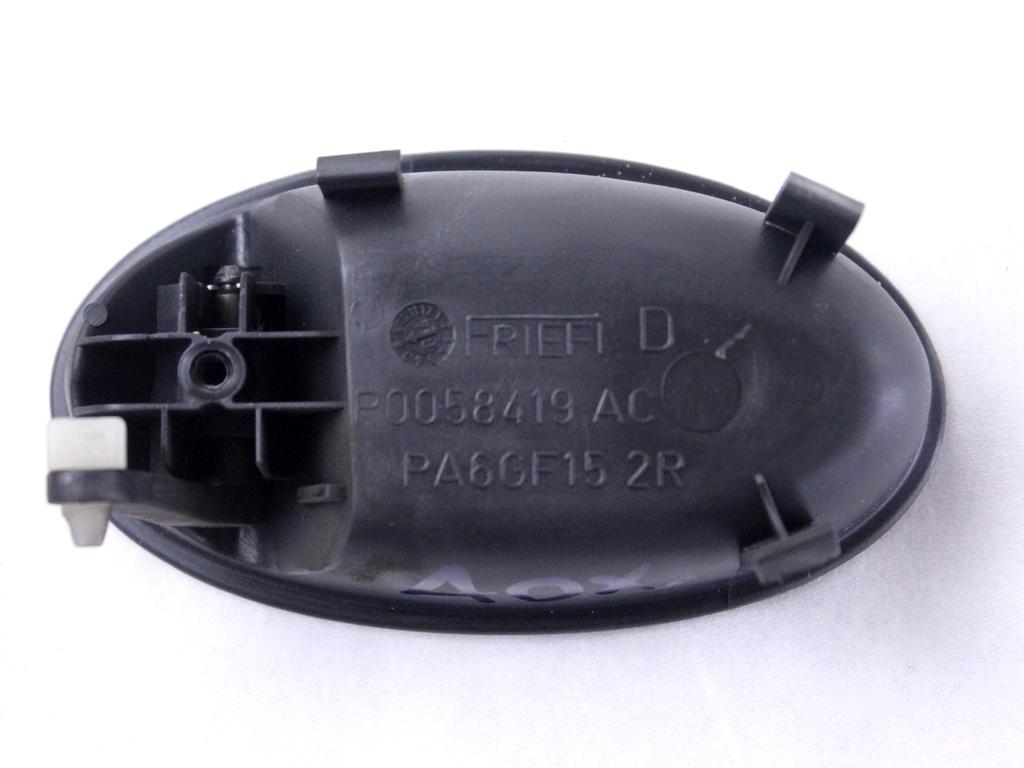 NOTRANJA KLJUKA  OEM N. A20976004619B51 ORIGINAL REZERVNI DEL MERCEDES CLASSE CLK W209 C209 COUPE A209 CABRIO (2002 - 2010)DIESEL LETNIK 2004