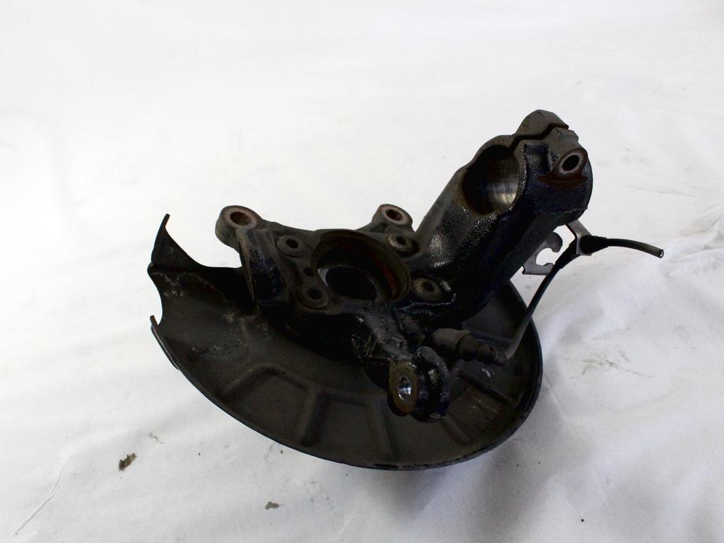 VRTLJIVI LEZAJ DESNO / PESTO KOLESA Z LEZAJEM SPREDAJ OEM N. 1K0407256AA ORIGINAL REZERVNI DEL VOLKSWAGEN TIGUAN 5N MK1 (2007 - 2011)DIESEL LETNIK 2009