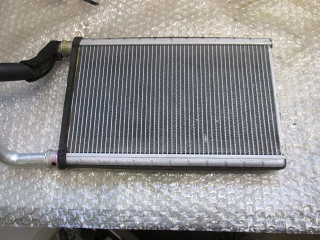 GRELEC RADIATORJA OEM N. 64119128953 ORIGINAL REZERVNI DEL BMW SERIE 3 BER/SW/COUPE/CABRIO E90/E91/E92/E93 (2005 -2009) DIESEL LETNIK 2006