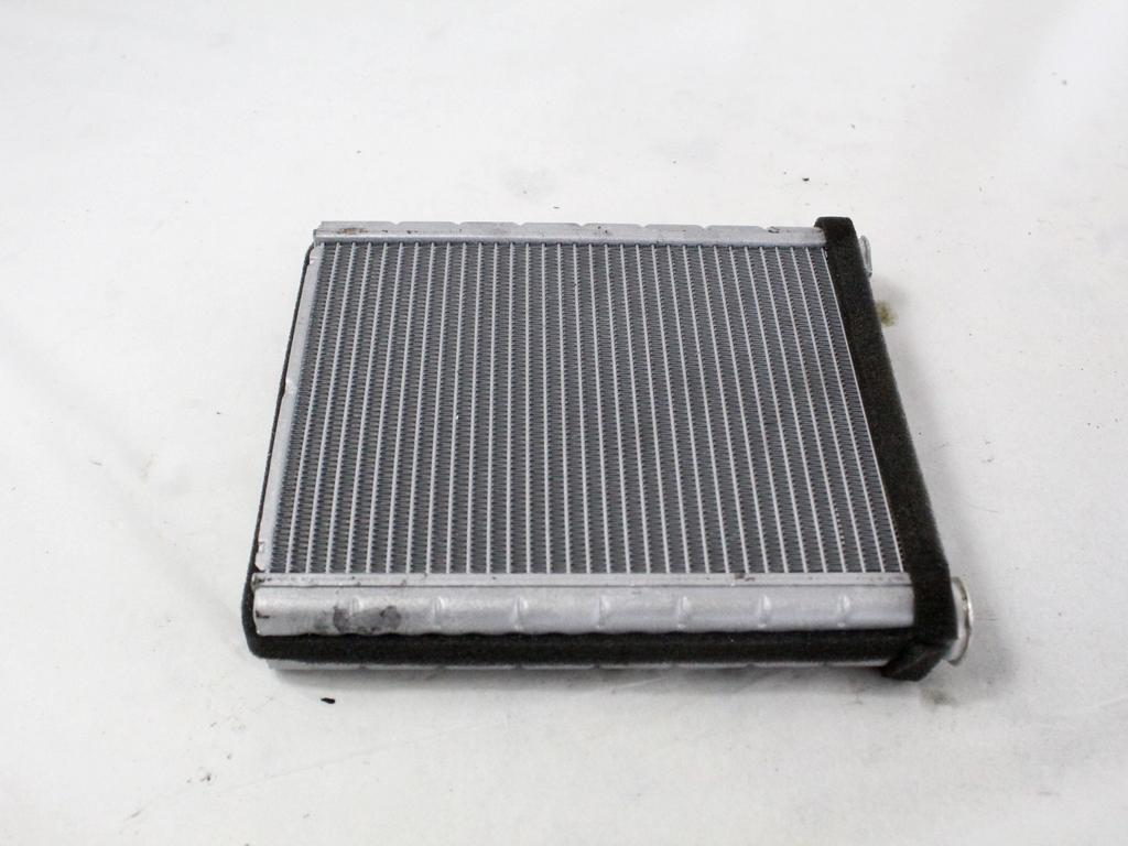 GRELEC RADIATORJA OEM N. 271156379R ORIGINAL REZERVNI DEL RENAULT CLIO B7 SCE MK5 (DAL 2019)IBRIDO (ELETRICO-BENZINA) LETNIK 2022