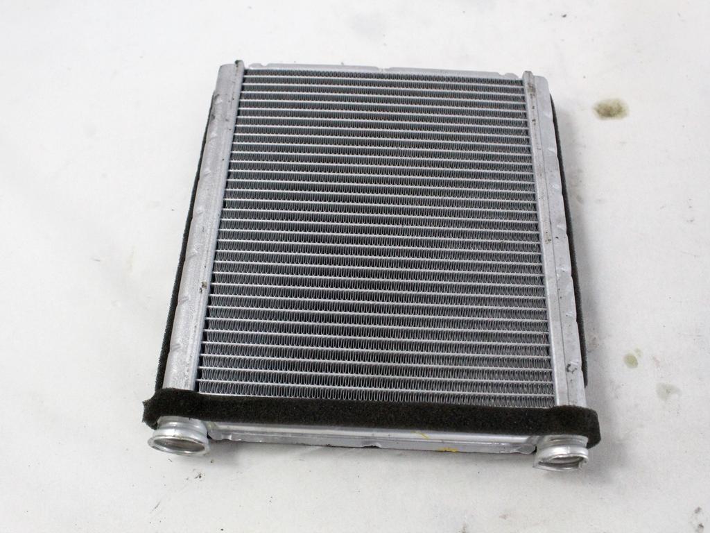 GRELEC RADIATORJA OEM N. 271156379R ORIGINAL REZERVNI DEL RENAULT CLIO B7 SCE MK5 (DAL 2019)IBRIDO (ELETRICO-BENZINA) LETNIK 2022