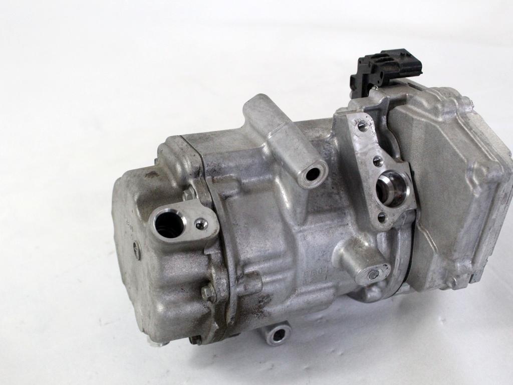 KOMPRESOR KLIME  OEM N. 926003211R ORIGINAL REZERVNI DEL RENAULT CLIO B7 SCE MK5 (DAL 2019)IBRIDO (ELETRICO-BENZINA) LETNIK 2022