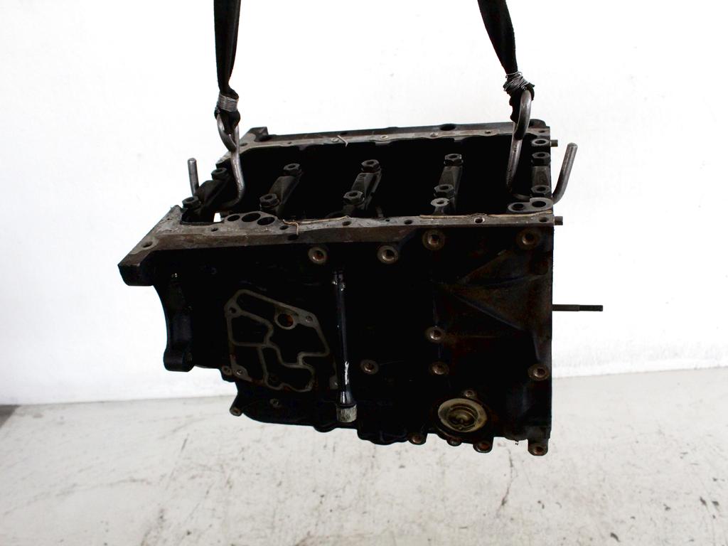 BLOK MOTORJA OEM N. 038103101T ORIGINAL REZERVNI DEL AUDI A4 B6 8E2 8E5 BER/SW (2001 - 2005) DIESEL LETNIK 2002