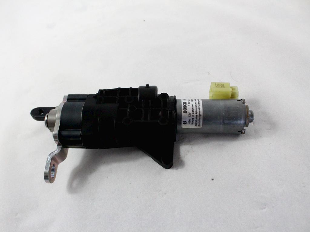 ZAKLEPANJE PRTLJA?NIH VRAT  OEM N. 8W9827852A ORIGINAL REZERVNI DEL AUDI A4 B9 BER/SW/ALLROAD (2015 - 2019)DIESEL LETNIK 2017