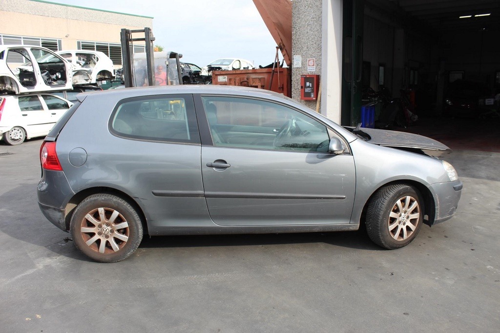 VOLKSWAGEN GOLF 5 1.6 B 85KW 6M 3P (2005) RICAMBI IN MAGAZZINO