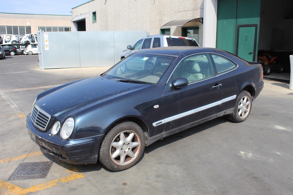 MERCEDES CLASSE CLK W208 2.0 B 141KW 5M 3P (1999) RICAMBI USATI AUTO IN PIAZZALE 