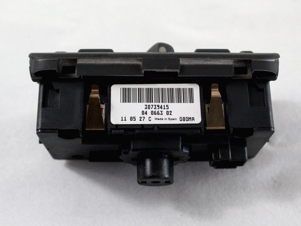 30739415 GRUPPO DI COMANDO LUCI VOLVO V70 SW 2.0 D 120KW AUT 5P (2011) RICAMBIO USATO CON COMANDO REGOLAZIONE ALTEZZA FARI, COMANDO REGOLAZIONE INTENSITA LUMINOSA, INTERRUTTORI FENDINEBBIA E RETRONEBBIA