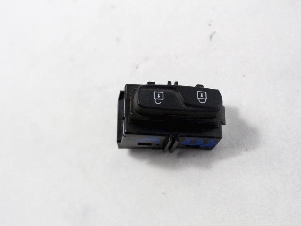 31318988 COMANDO INTERRUTTORE CHIUSURA APERTURA INTERNA PORTE PORTA ANTERIORE DESTRA VOLVO V70 SW 2.0 D 120KW AUT 5P (2011) RICAMBIO USATO