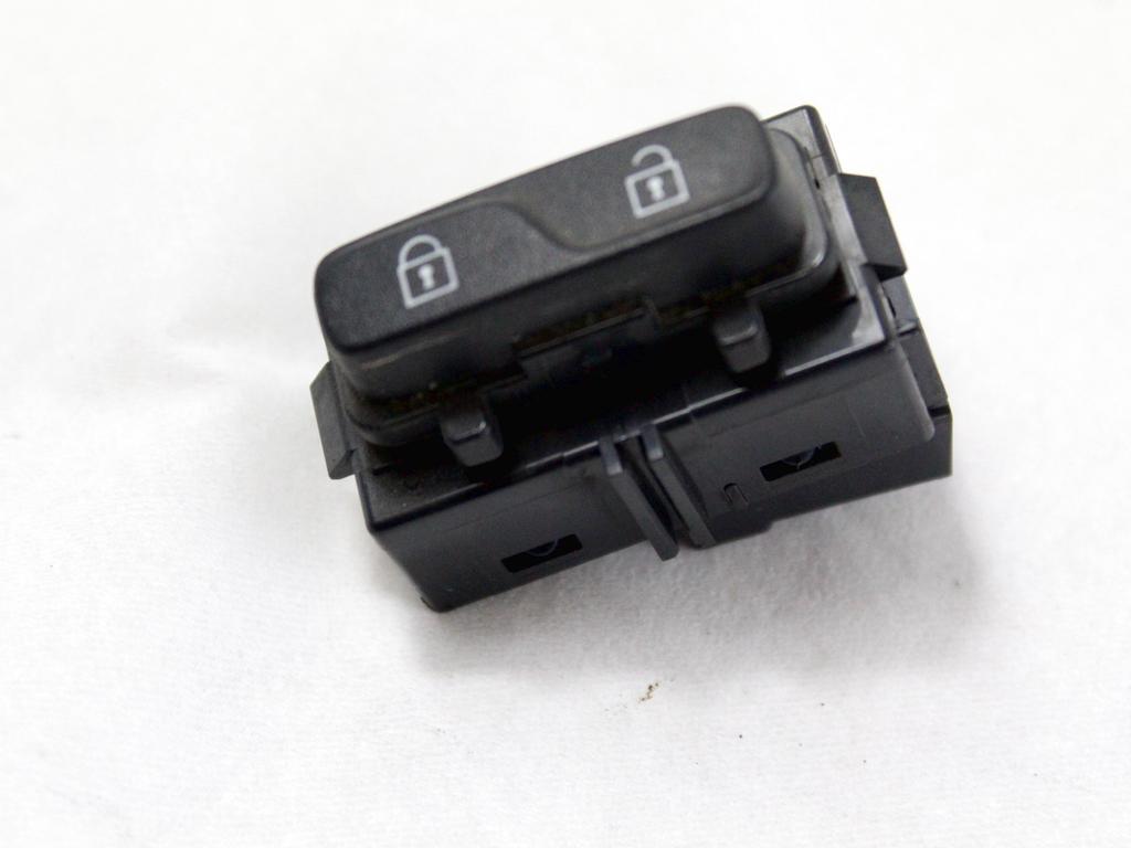 31318988 COMANDO INTERRUTTORE CHIUSURA APERTURA INTERNA PORTE PORTA ANTERIORE DESTRA VOLVO V70 SW 2.0 D 120KW AUT 5P (2011) RICAMBIO USATO