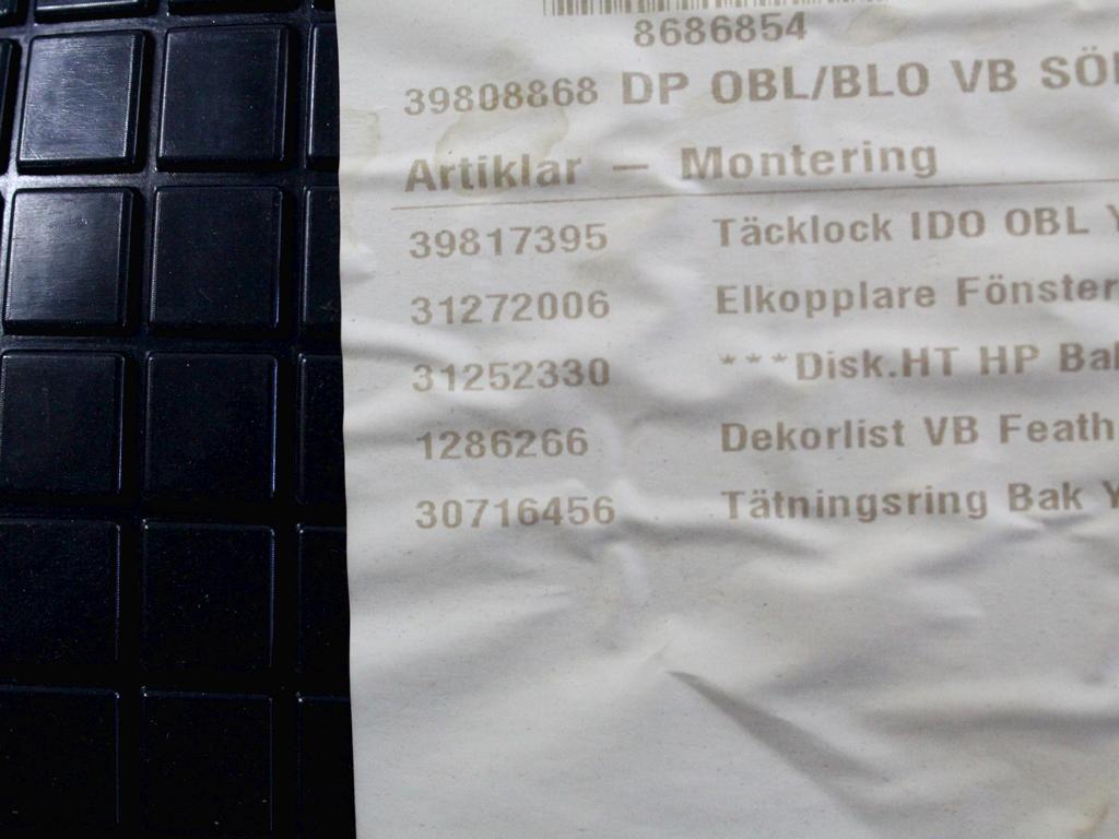 30649475 PANNELLO PORTA POSTERIORE SINISTRA CON RIVESTIMENTO IN PELLE VOLVO V70 SW 2.0 D 120KW AUT 5P (2011) RICAMBIO USATO