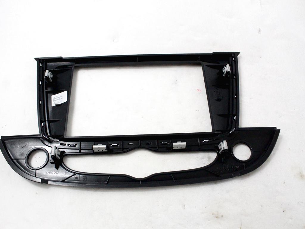 39008090 MASCHERINA RIVESTIMENTO DISPLAY COMPUTER DI BORDO OPEL CROSSLAND 1.2 B 61KW 5M 5P (2022) RICAMBIO USATO