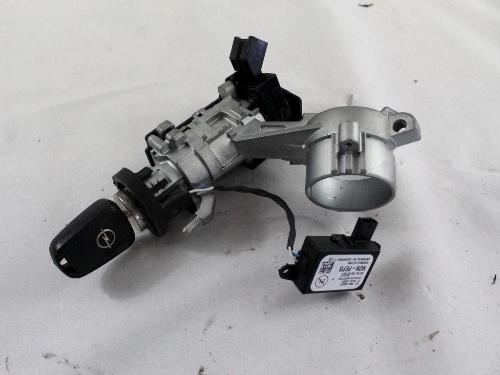 55597676 KIT ACCENSIONE AVVIAMENTO OPEL ASTRA J SW 1.7 D 96KW 6M 5P (2014) RICAMBIO USATO CON CENTRALINA MOTORE, QUADRO STRUMENTI, BLOCCHETTI ACCENSIONE APERTURA CON CHIAVE 55579719 13368644 13588153 20939745 13433779