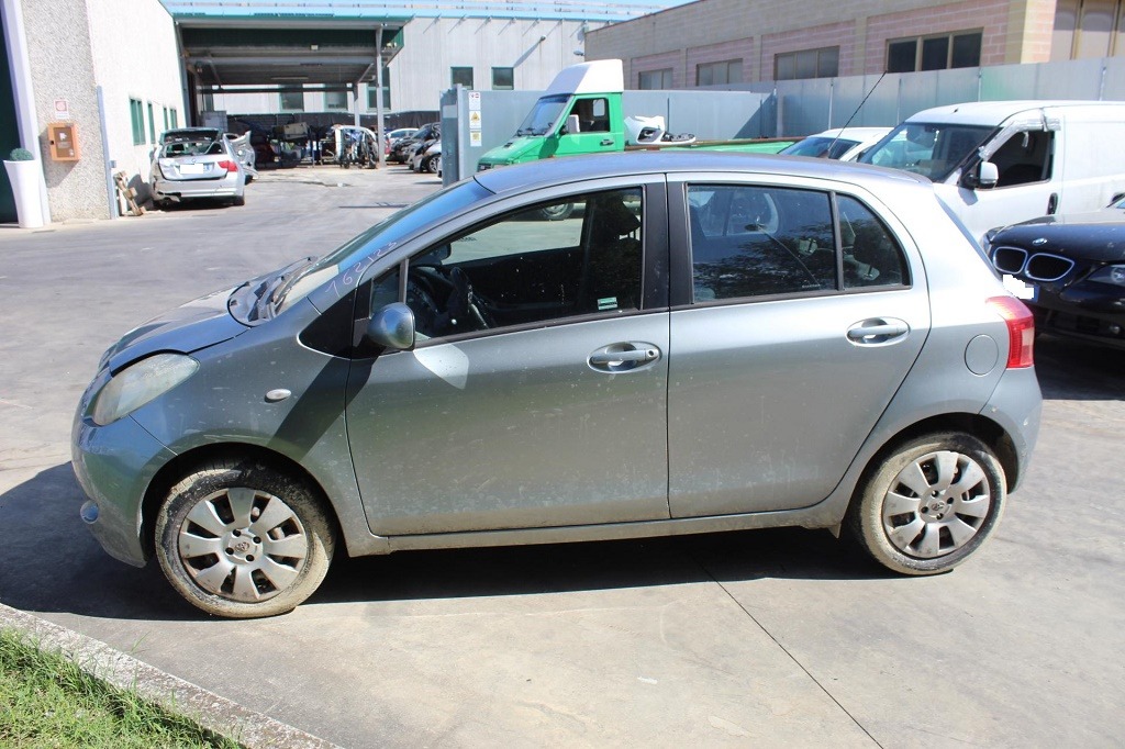 TOYOTA YARIS 1.0 B 51KW 5M 5P (2009) RICAMBI IN MAGAZZINO