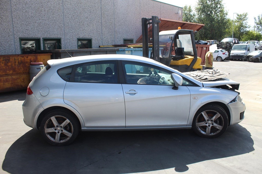 SEAT LEON 1.6 D 77KW 5M 5P (2011) RICAMBI IN MAGAZZINO