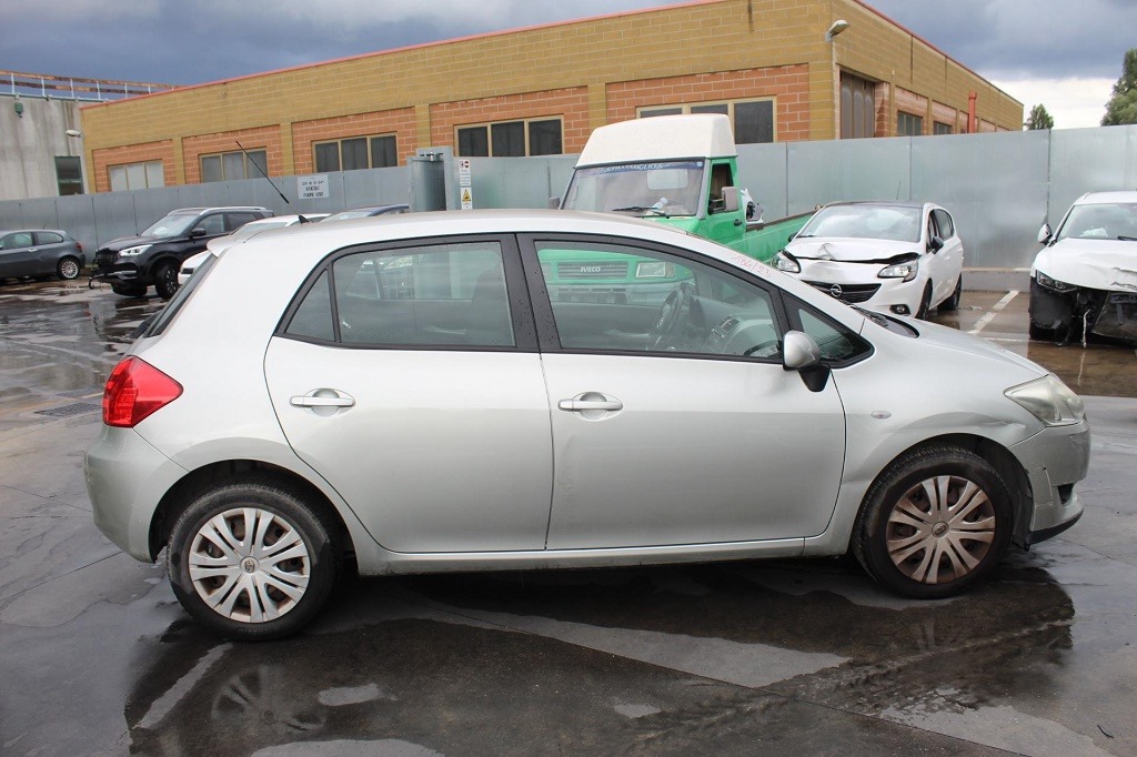 TOYOTA AURIS 1.4 D 66KW 5M 5P (2007) RICAMBI IN MAGAZZINO