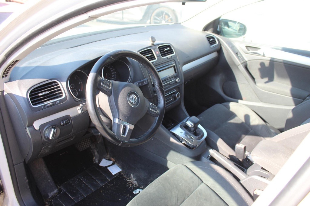 VOLKSWAGEN GOLF 6 1.6 D 77KW AUT 5P (2009) RICAMBI IN MAGAZZINO