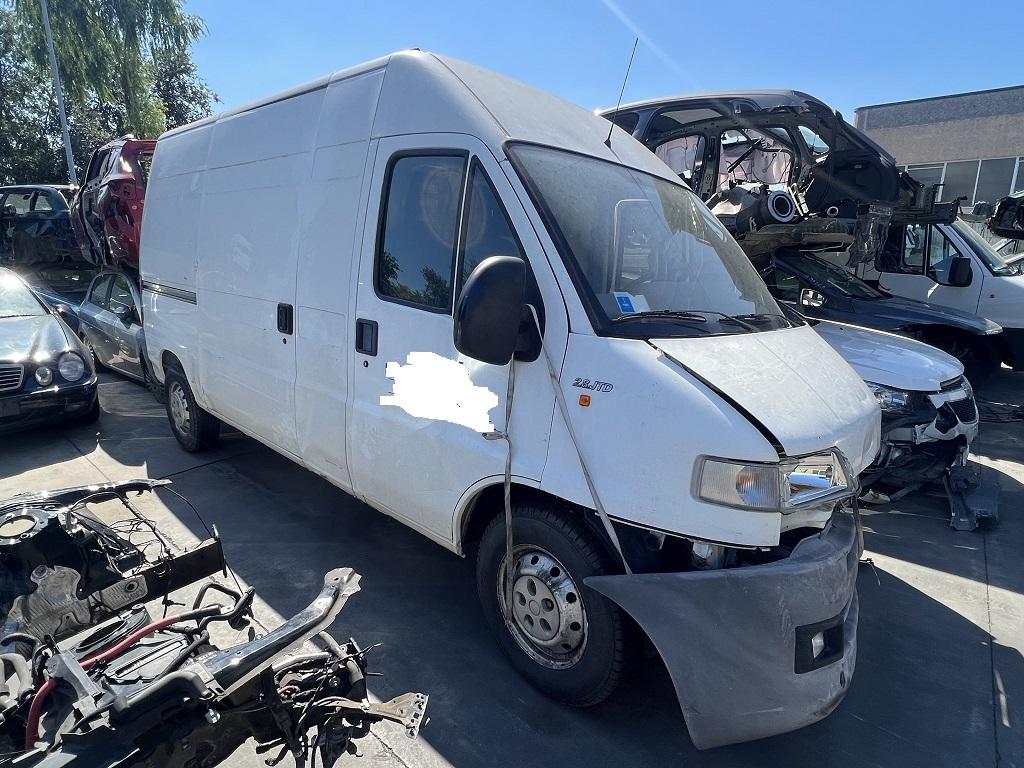 FIAT DUCATO 2.8 D 93KW 5M 2P (2003) RICAMBI USATI AUTO IN PIAZZALE 