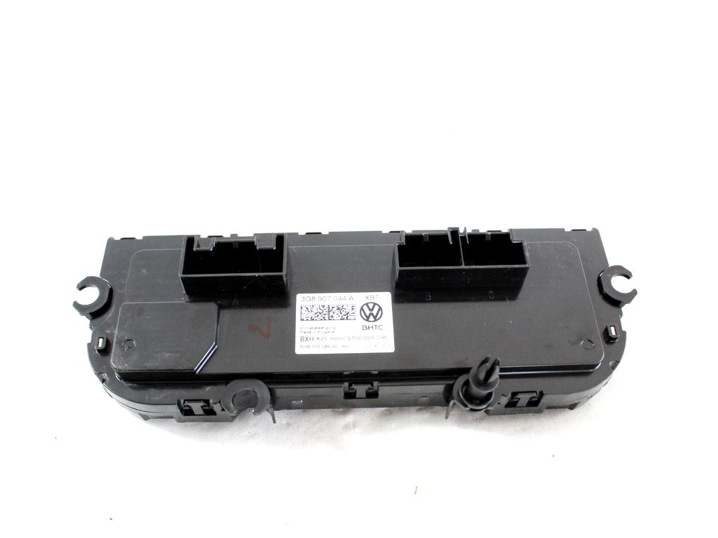 3G8907044A CENTRALINA GRUPPO DI COMANDO CLIMATIZZATORE CLIMA A/C AUTOMATICO VOLKSWAGEN PASSAT SW 2.0 D 4X4 147KW AUT 5P (2021) RICAMBIO USATO