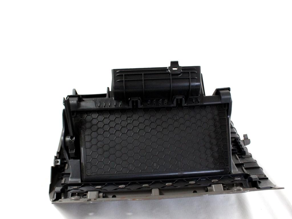 5G1857097AA CASSETTO PORTAOGGETTI CRUSCOTTO LATO DESTRO VOLKSWAGEN GOLF 7 1.6 D 77KW 5M 5P (2013) RICAMBIO USATO 5G1857290K