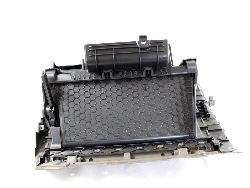 5G1857097AA CASSETTO PORTAOGGETTI CRUSCOTTO LATO DESTRO VOLKSWAGEN GOLF 7 1.6 D 77KW 5M 5P (2013) RICAMBIO USATO 5G1857290K