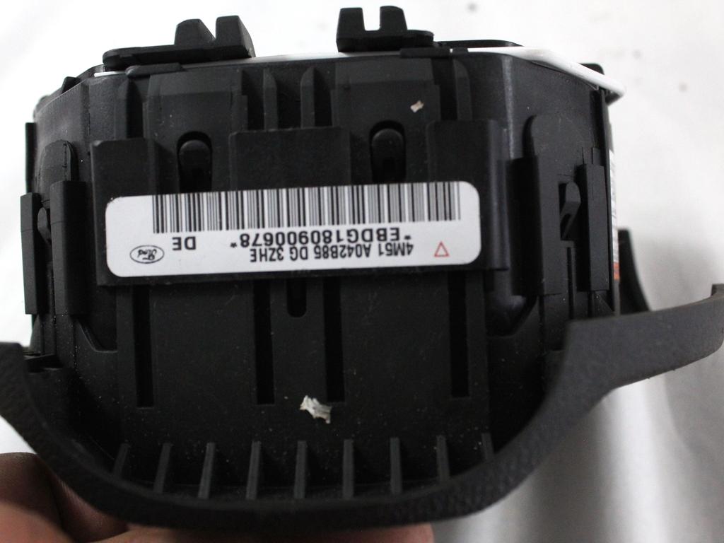 9M5T-14B321-BA KIT AIRBAG FORD FOCUS 2.0 G 107KW 5M 5P (2009) RICAMBIO USATO CON PRETENSIONATORI, CENTRALINA AIRBAG, AIRBAG VOLANTE GUIDATORE, AIRBAG PASSEGGERO, CRUSCOTTO 0285010687 4M51-A042B85-DG 6M51-A042B84-AF