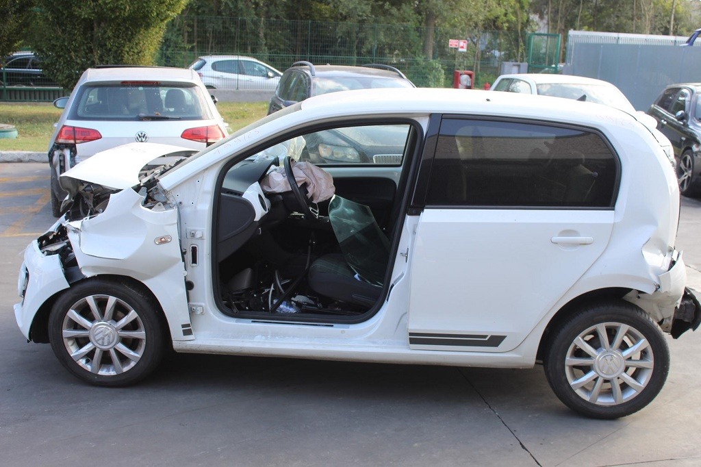 VOLKSWAGEN UP 1.0 B 44KW AUT 5P (2014) RICAMBI IN MAGAZZINO