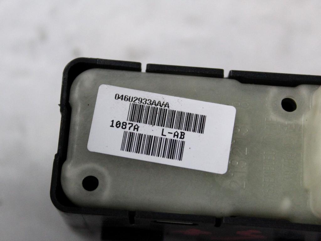 04602933AA COMANDO INTERRUTTORE ALZA-VETRO ALZA-CRISTALLO PORTA POSTERIORE JEEP GRAND CHEROKEE 3.0 D 160KW AUT 5P (2008) RICAMBIO USATO