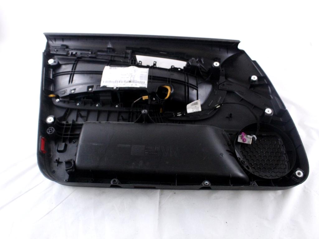 8P4867106 PANNELLO INTERNO PORTA ANTERIORE DESTRA CON RIVESTIMENTO IN PELLE AUDI A3 2.0 D 103KW 6M 5P (2009) RICAMBIO USATO