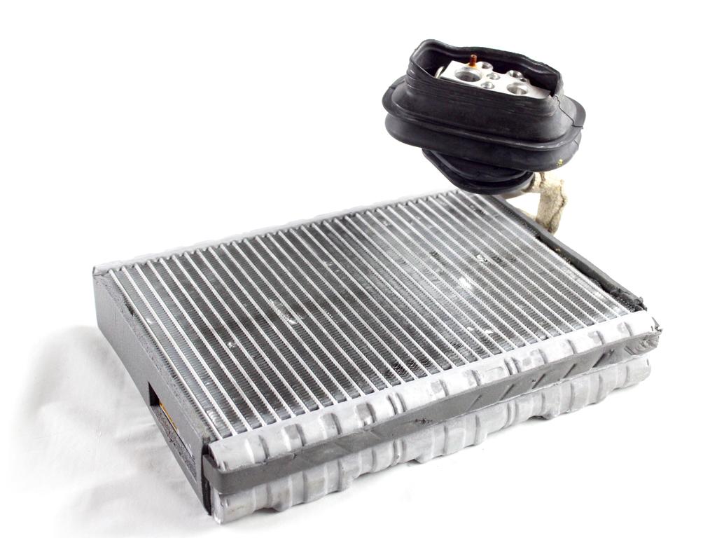 EVAPORATORE RADIATORE CLIMATIZZATORE CLIMA A/C PORSCHE MACAN R 2.9 B 280KW 5P AUT (2021) RICAMBIO USATO Z3477006 