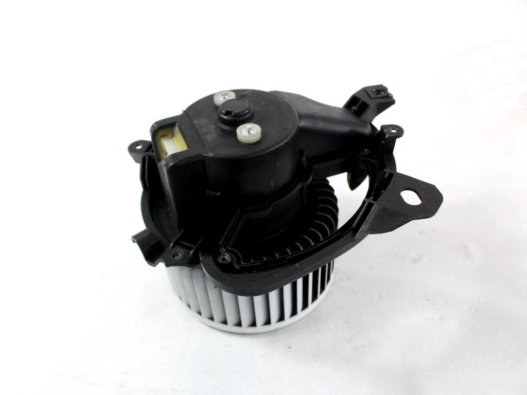 77364953 MOTORINO VENTOLA VENTILAZIONE ABITACOLO FIAT PUNTO EVO 1.4 M 57KW 5M 5P (2014) RICAMBIO USATO