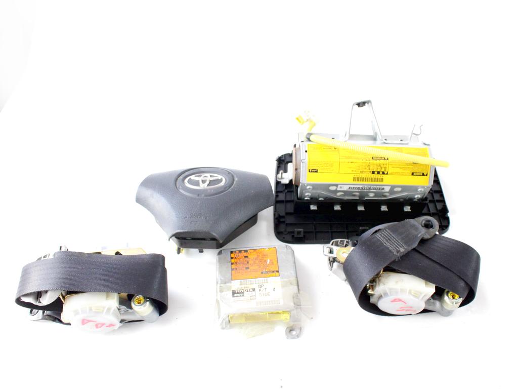 89170-13040 KIT AIRBAG TOYOTA COROLLA VERSO 1.6 B 81KW 5M 5P (2002) RICAMBIO USATO CON CENTRALINA AIRBAG, PRETENSIONATORI CINTURE DI SICUREZZA, AIRBAG VOLANTE, AIRBAG PASSEGGERO 73970-13030 4513013040B0