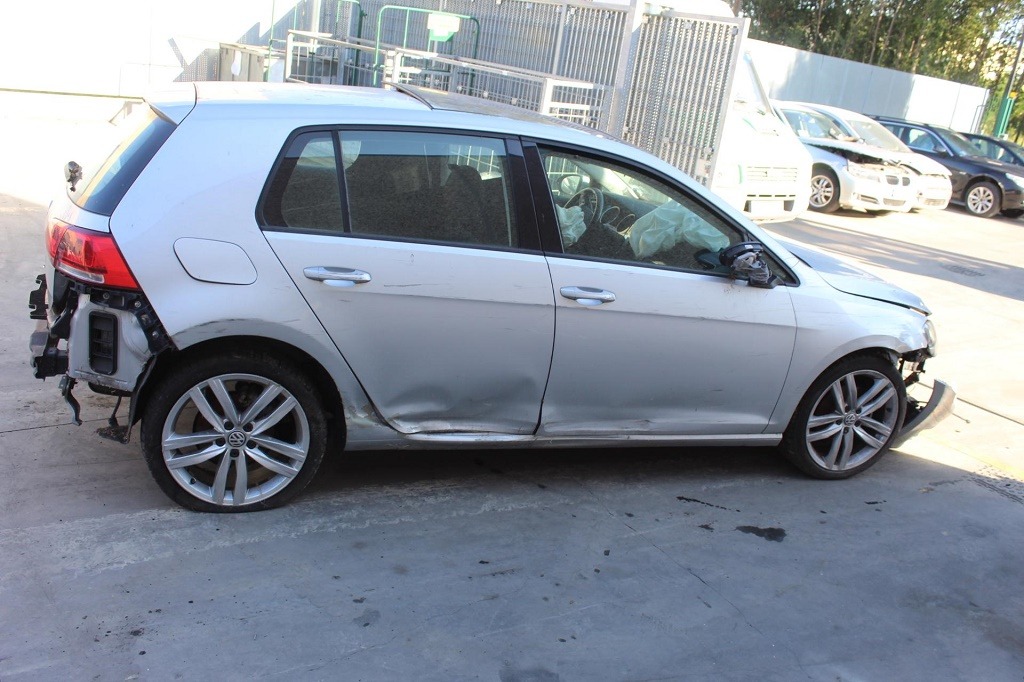 VOLKSWAGEN GOLF 7 1.6 D 77KW 5M 5P (2014) RICAMBI IN MAGAZZINO