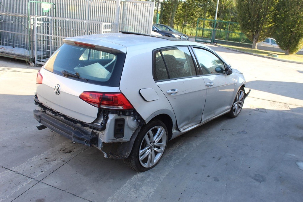 VOLKSWAGEN GOLF 7 1.6 D 77KW 5M 5P (2014) RICAMBI IN MAGAZZINO