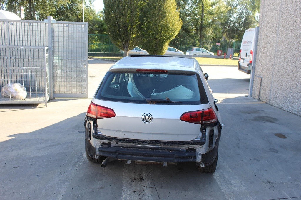 VOLKSWAGEN GOLF 7 1.6 D 77KW 5M 5P (2014) RICAMBI IN MAGAZZINO