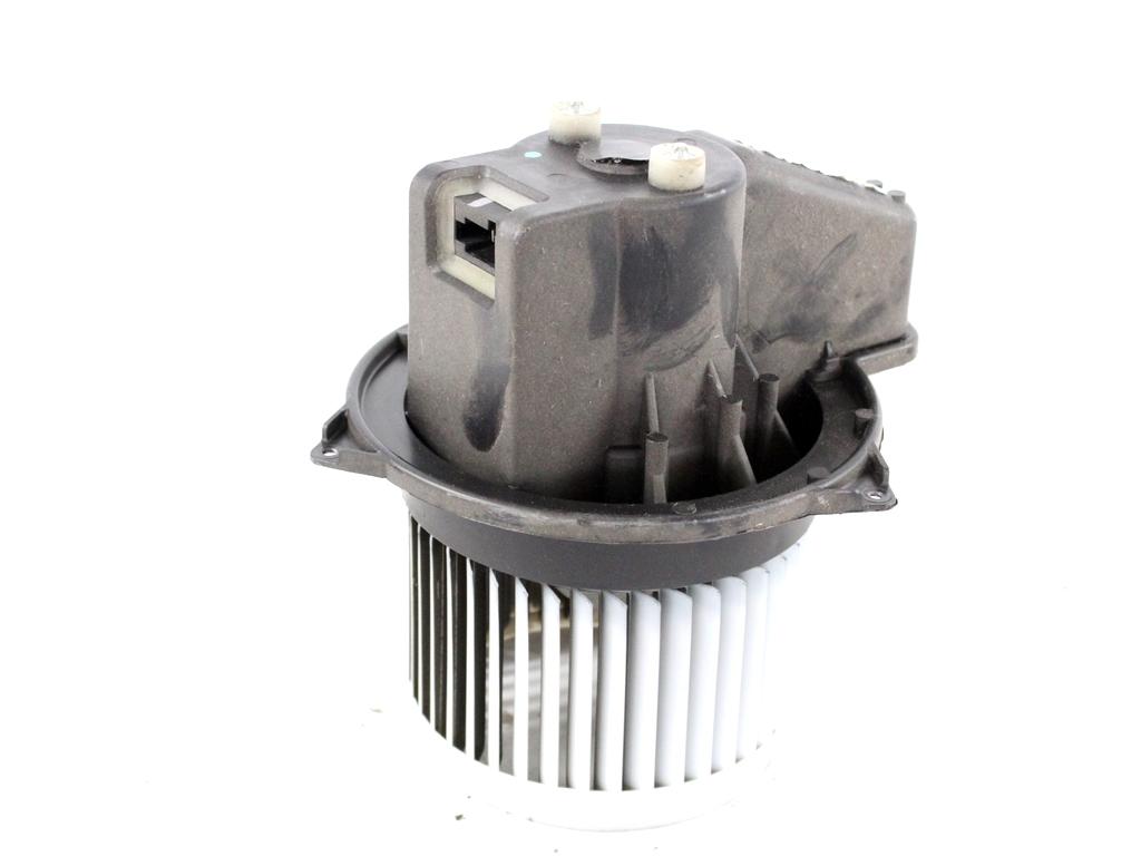 77368117 MOTORINO VENTOLA VENTILAZIONE ABITACOLO LANCIA YPSILON 1.2 B 51KW 5M 5P (2015) RICAMBIO USATO 5N8527000