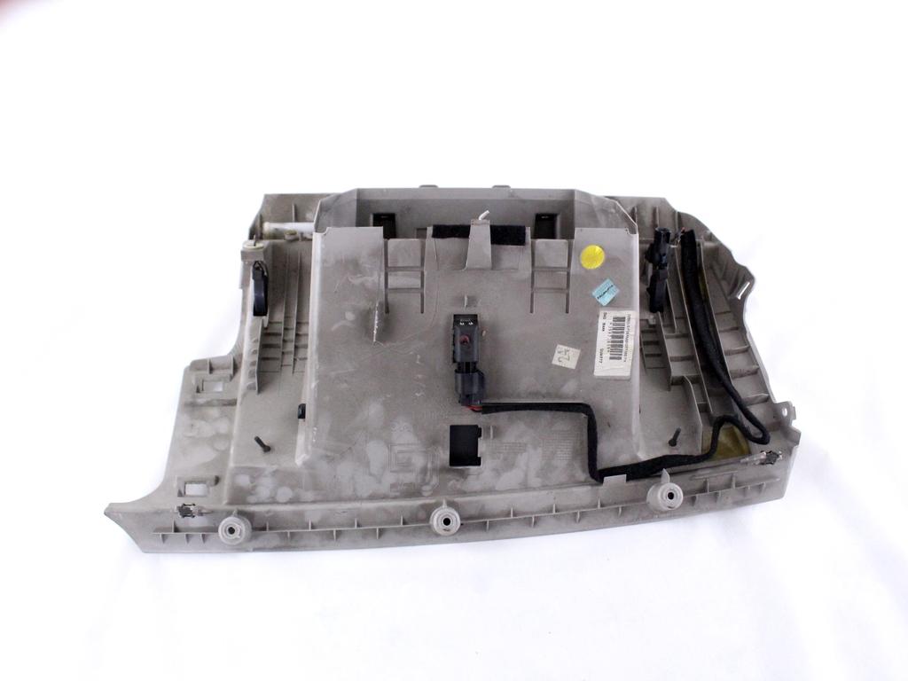 8626141 CASSETTO PORTAOGGETTI CRUSCOTTO LATO DESTRO VOLVO V50 SW 2.0 D 100KW 6M 5P (2005) RICAMBIO USATO 39871859 