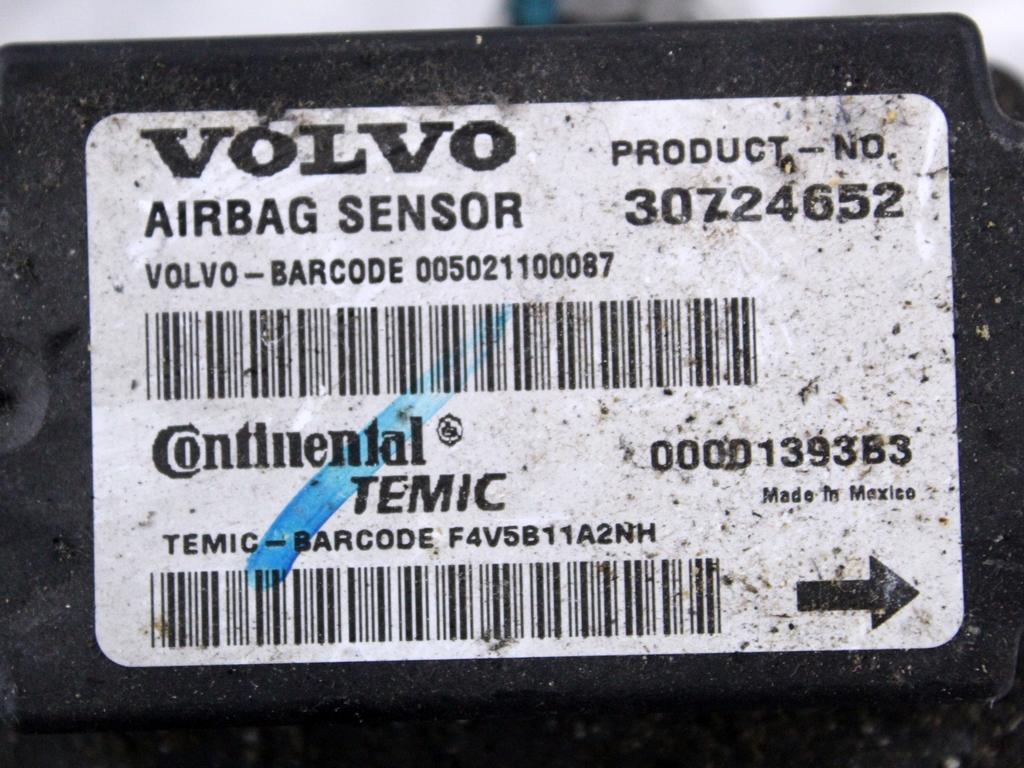 30724652 KIT AIRBAG VOLVO V50 SW 2.0 D 100KW 6M 5P (2005) RICAMBIO USATO CON CENTRALINA AIRBAG, AIRBAG VOLANTE, AIRBAG PASSEGGERO, PRETENSIONATORI CINTURE DI SICUREZZA E CRUSCOTTO 30615725 30615716 30722599