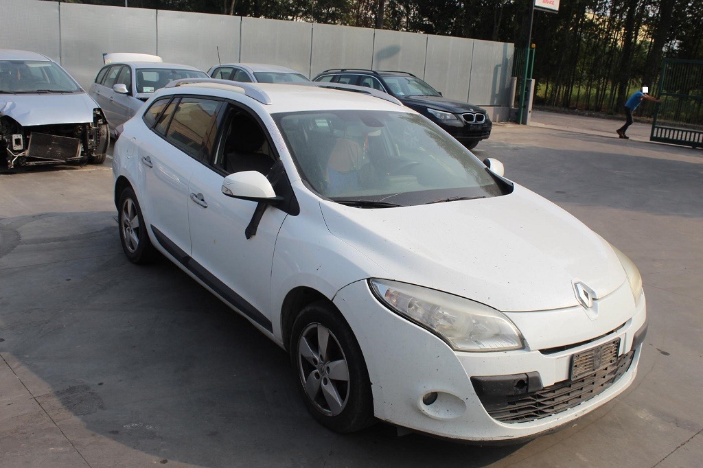 RENAULT MEGANE 3 SW 1.6 G 81KW 6M 5P (2010) RICAMBI IN MAGAZZINO