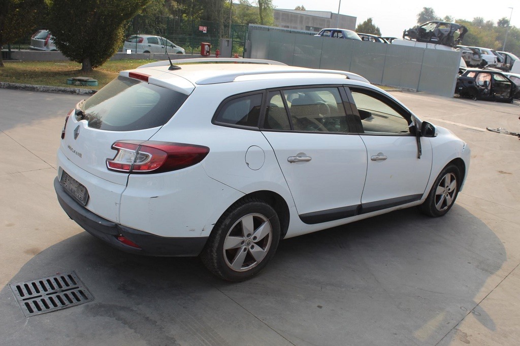 RENAULT MEGANE 3 SW 1.6 G 81KW 6M 5P (2010) RICAMBI IN MAGAZZINO