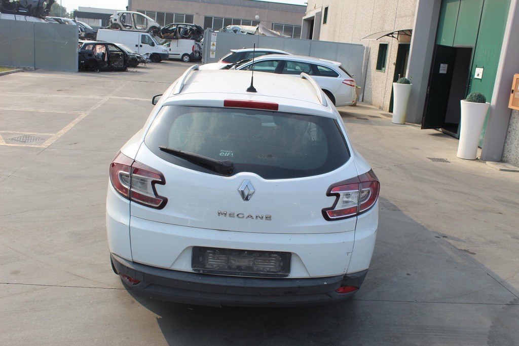 RENAULT MEGANE 3 SW 1.6 G 81KW 6M 5P (2010) RICAMBI IN MAGAZZINO