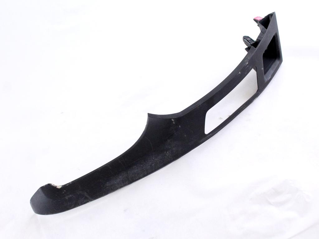 55436-0D020 MASCHERINA RIVESTIMENTO CRUSCOTTO CENTRALE LATO SINISTRO TOYOTA YARIS 1.0 B 51KW 5M 5P (2009) RICAMBIO USATO